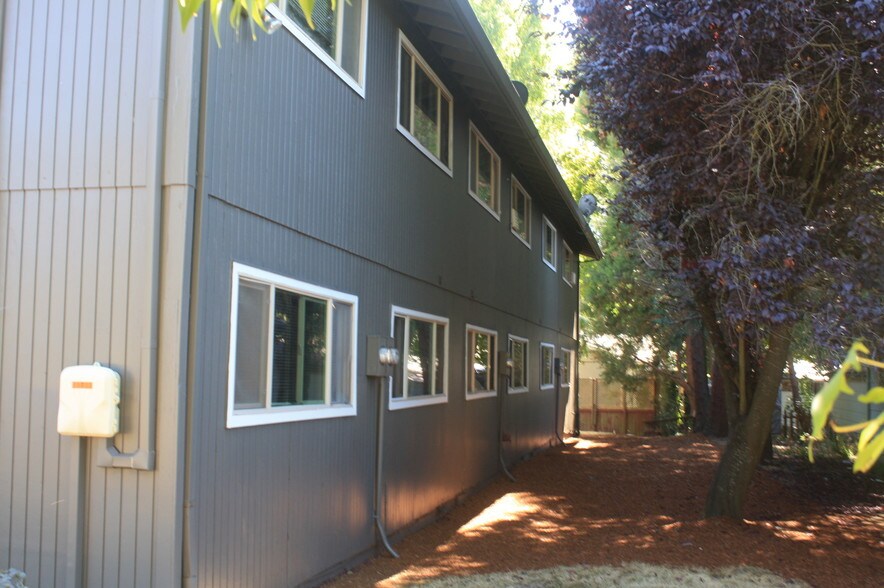 More Photos Of 1184 NE Turner Dr, Hillsboro Apartments For Sale