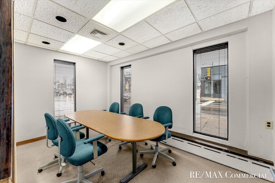 More Photos Of 2007 Eastern Ave SE, Grand Rapids Office For Sale