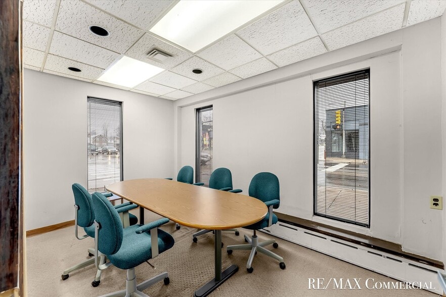 More Photos Of 758 Burton St SE, Grand Rapids Office For Sale