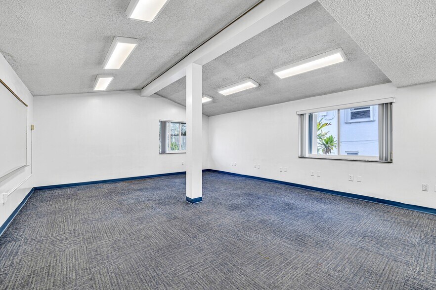 More Photos Of , Fort Lauderdale Office For Sale