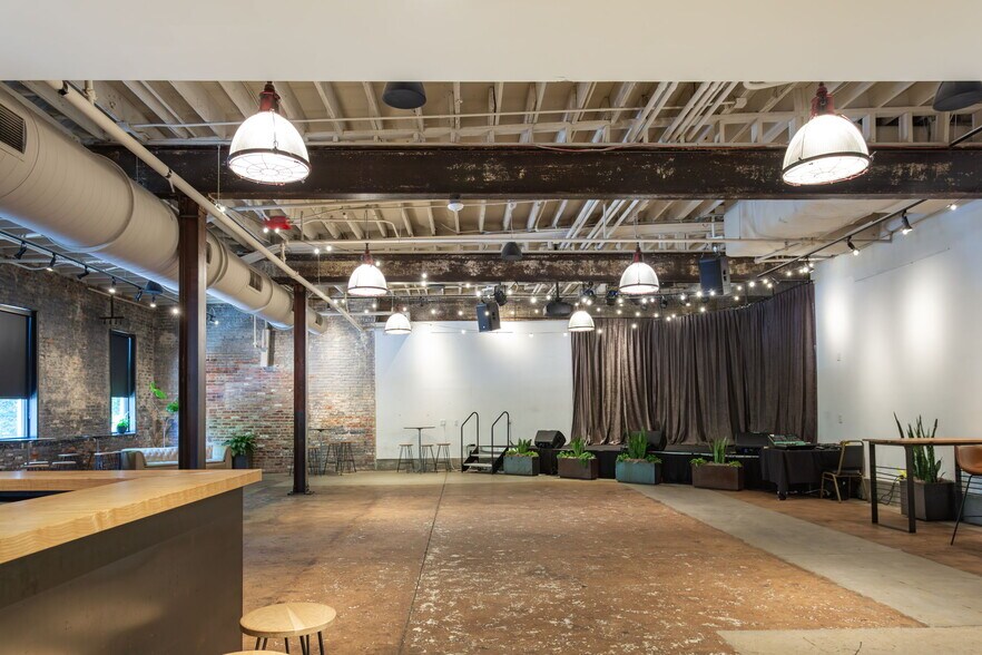 More Photos Of 500 E Davie St, Raleigh Restaurant For Lease