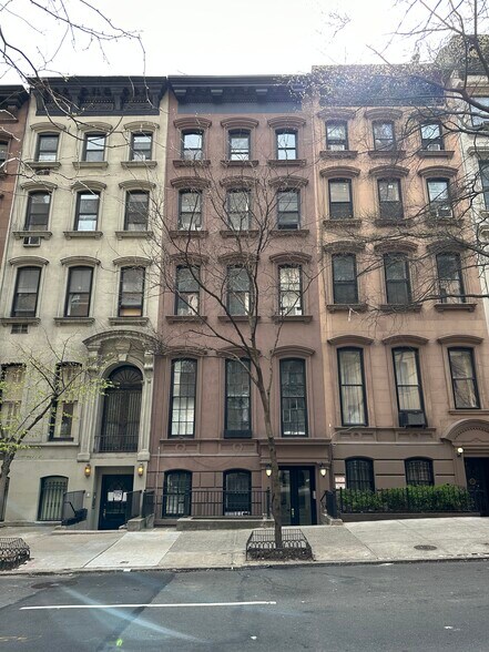 More Photos Of 114 E 37th St, New York Apartments For Sale