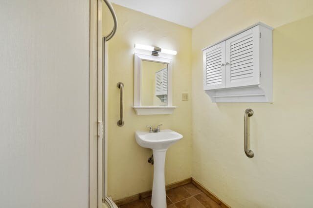 More Photos Of 508 N Lee St, Round Rock Office For Sale