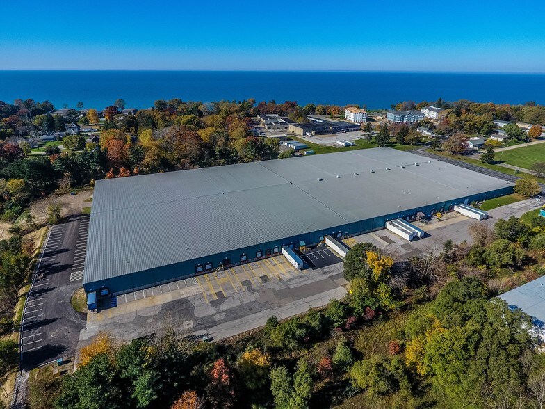 More Photos Of 2024 Hawthorne Ave, Saint Joseph Distribution For Lease