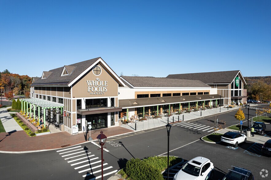 More Photos Of 21 Ensign Dr, Avon Unknown For Lease