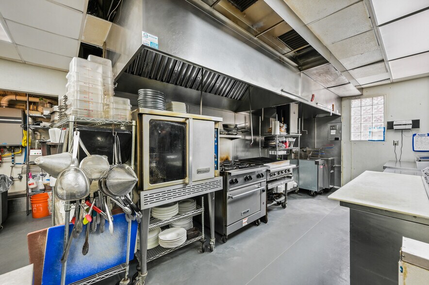 More Photos Of 626 Rood Ave, Grand Junction Restaurant For Sale