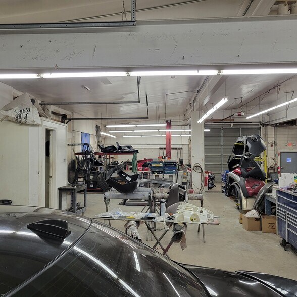 More Photos Of 61 Sullivan St, Wurtsboro Showroom For Sale