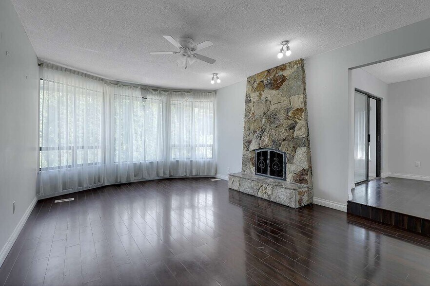 More Photos Of 9509 152 St, Surrey Daycare Center For Lease