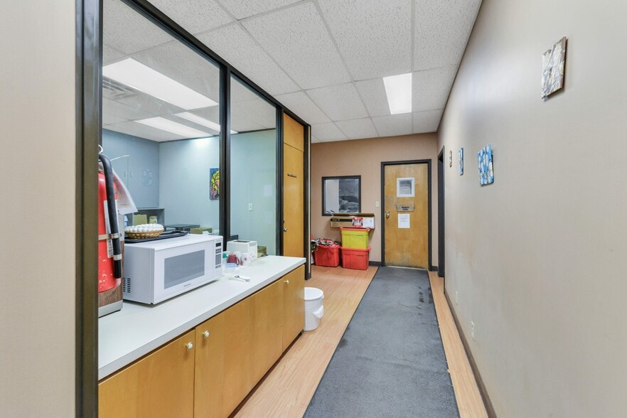 More Photos Of 4727 60 St, Red Deer Service For Sale