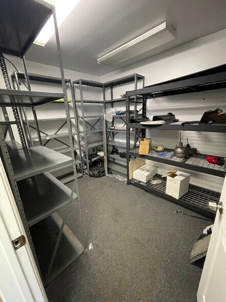 More Photos Of 2211 Louetta Rd, Spring Industrial For Sale