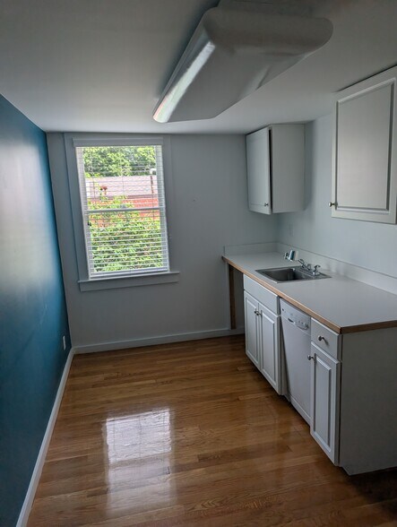 More Photos Of 57-63 South St, Hingham Storefront Retail Office For Lease