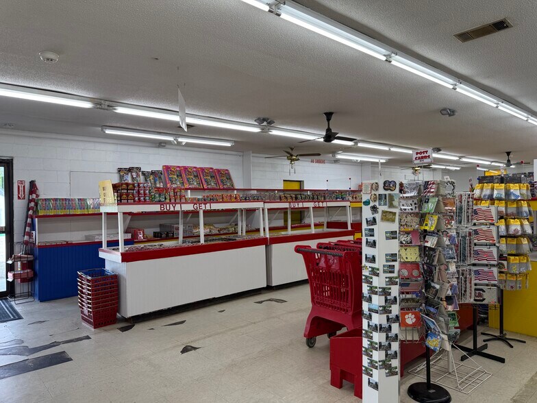 More Photos Of 1116 Hummingbird Ln, Hardeeville General Retail For Sale