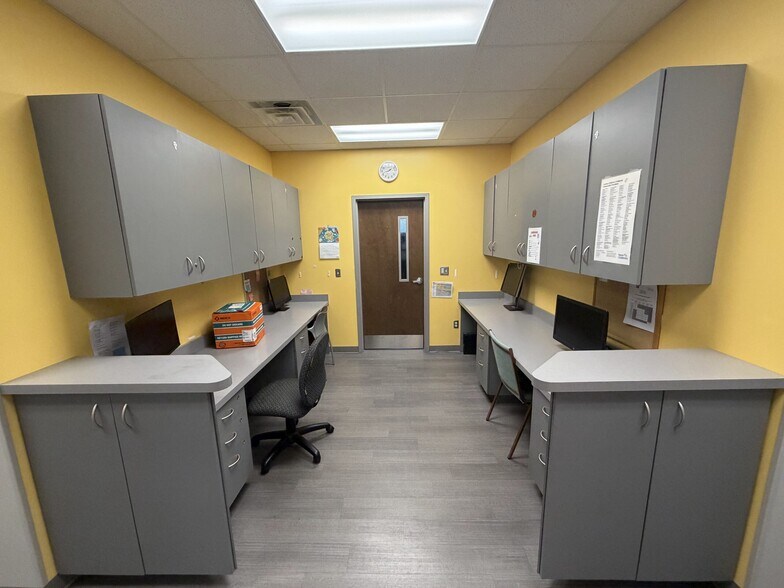 More Photos Of 829 Davis St, Blacksburg Medical For Sale