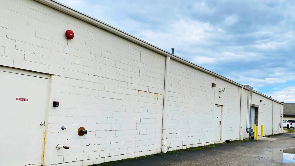 More Photos Of 2935-2955 New Pinery Rd, Portage Unknown For Lease