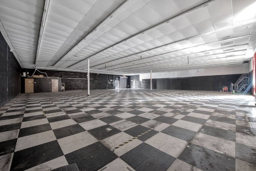 More Photos Of 177 Lexington Ave, Mansfield Freestanding For Sale