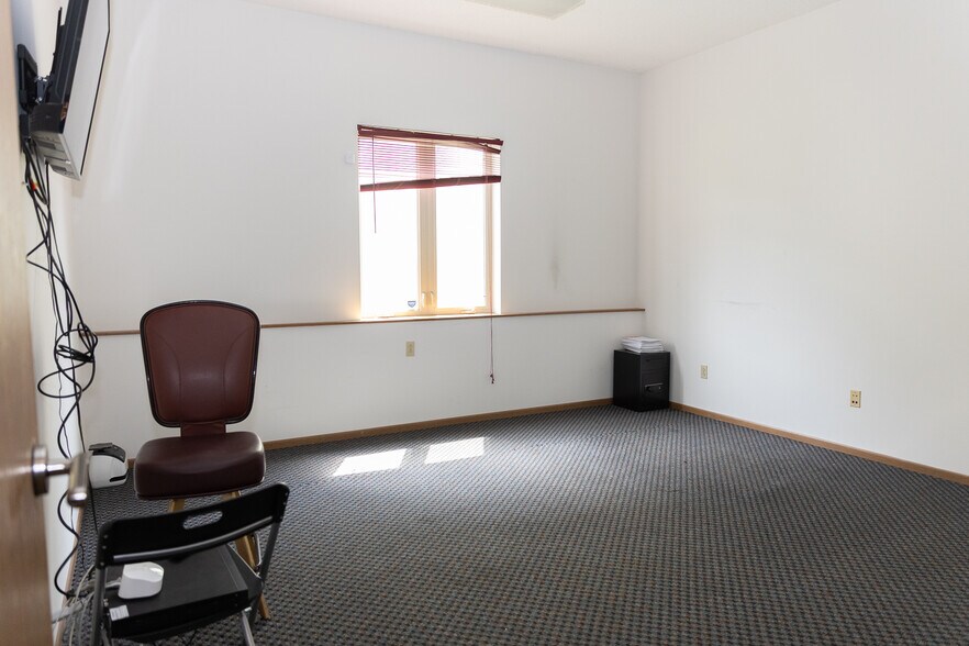 More Photos Of 493 Bev Rd, Youngstown Warehouse For Sale