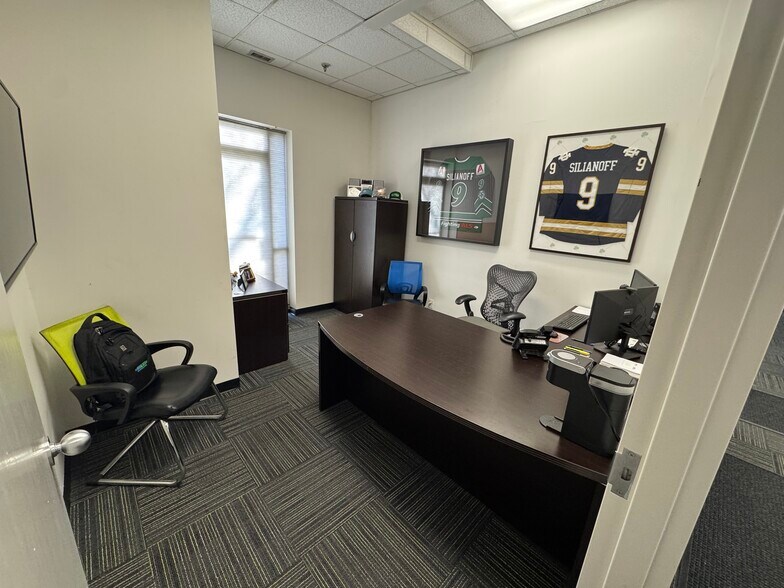 More Photos Of 10100 Crosstown Cir, Eden Prairie Warehouse For Sale