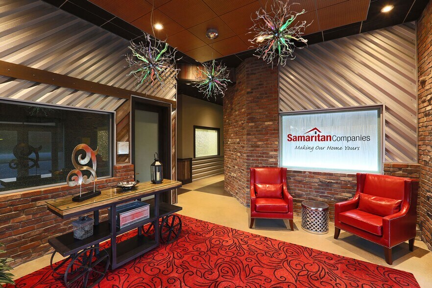 More Photos Of 170 N Perry Rd, Plainfield Freestanding For Lease