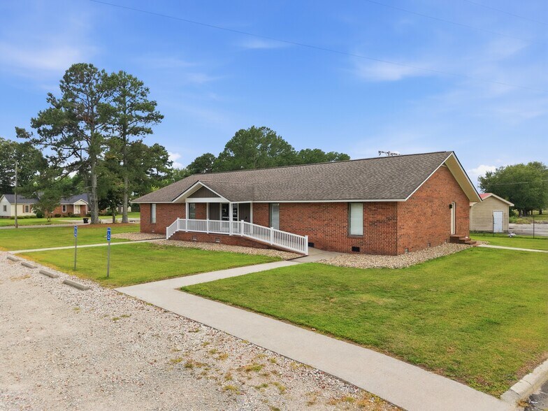 More Photos Of 501 N Main St, Robersonville Office For Sale