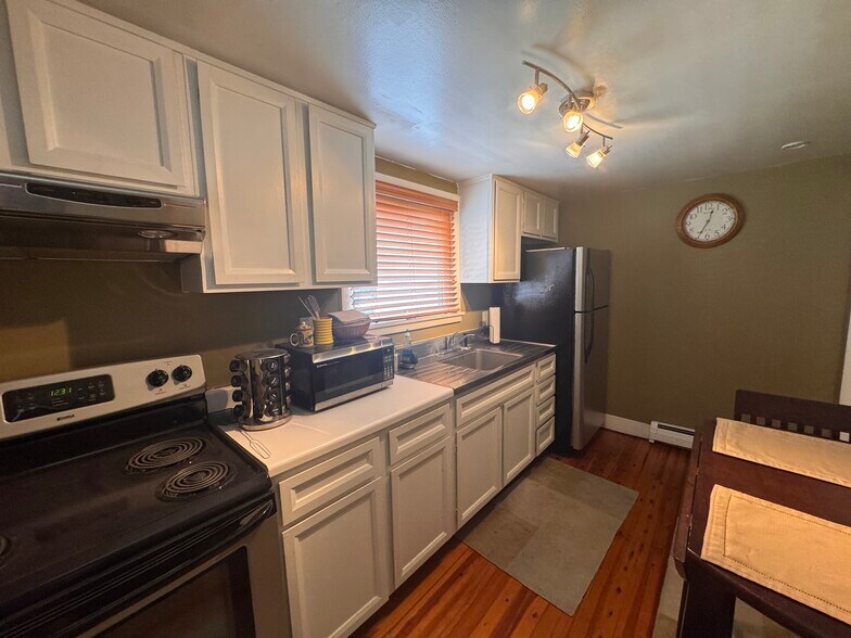 More Photos Of 1147 Troy Schenectady Rd, Latham Office For Sale