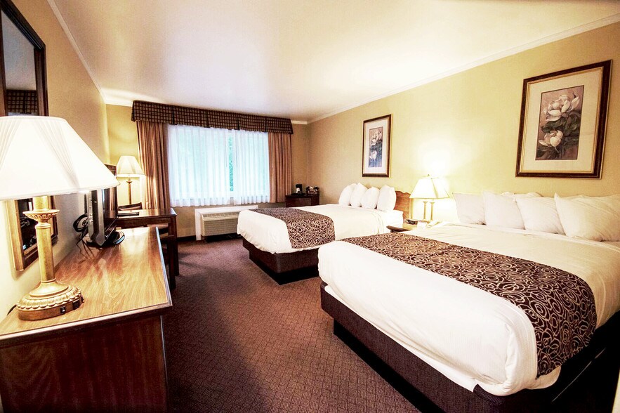 More Photos Of 2452 State Route 9N, Lake George Hotel For Sale