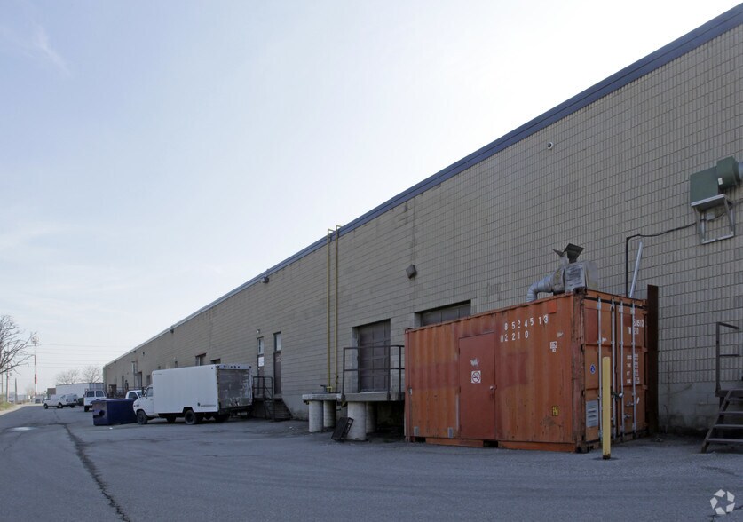 More Photos Of 7475 Kimbel St, Mississauga Warehouse For Lease