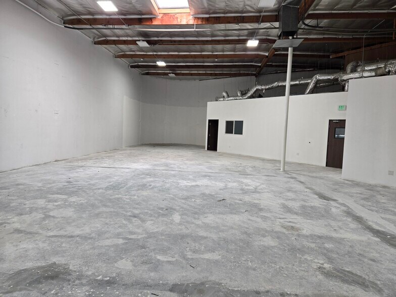 More Photos Of 9701-9741 Canoga Ave, Chatsworth Warehouse For Lease