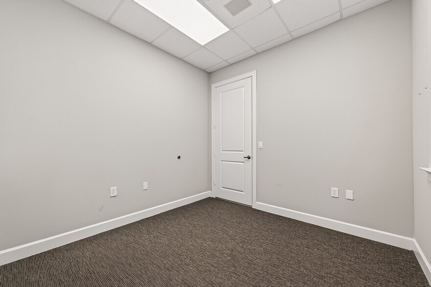 More Photos Of 2743 Imperia Dr, Sugar Land Medical For Sale