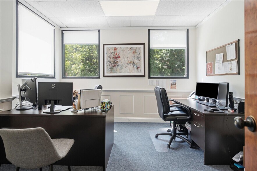 More Photos Of 1038 West Jericho Tpke, Smithtown Office For Sale