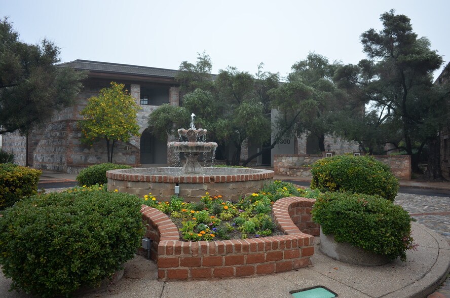 More Photos Of 6300 E El Dorado Cir, Tucson Office For Lease