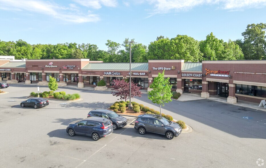 More Photos Of 3020 Prosperity Church Rd, Charlotte Unknown For Lease