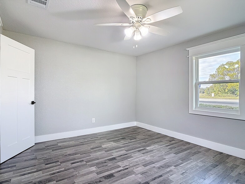 More Photos Of 379 N State Road 415, Osteen Office For Lease