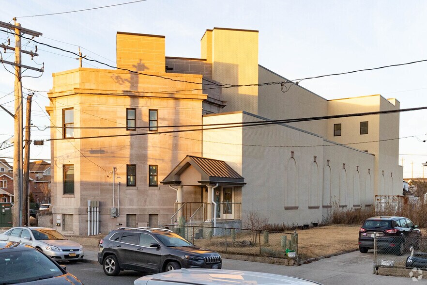 More Photos Of 90-01 Beach Channel Dr, Rockaway Beach Medical For Sale