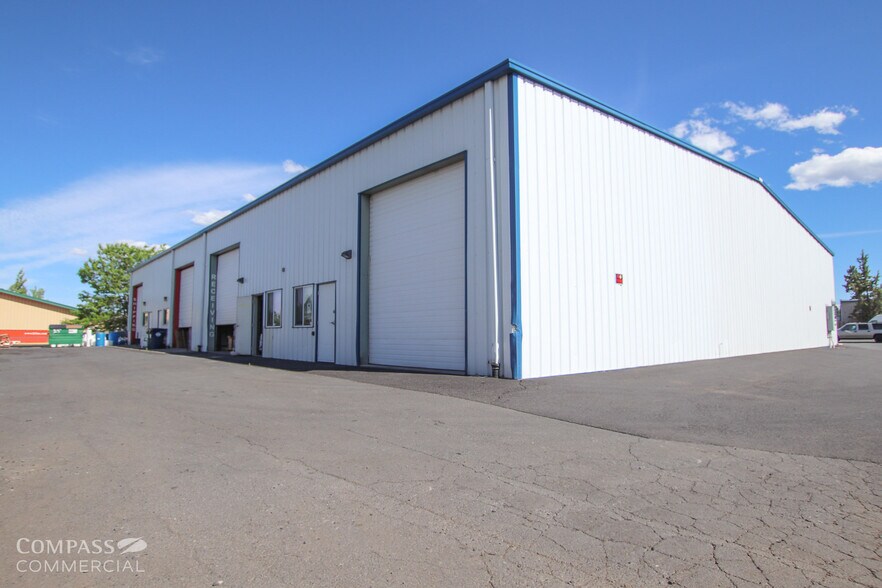 More Photos Of 62980 Boyd Acres Rd, Bend Warehouse For Lease