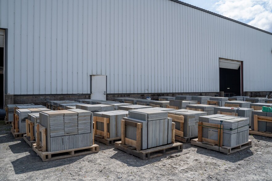 More Photos Of 441 Peck Hill Rd, New Milford Warehouse For Sale