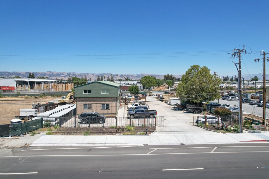 More Photos Of 6620 Monterey Rd, Gilroy Warehouse For Sale