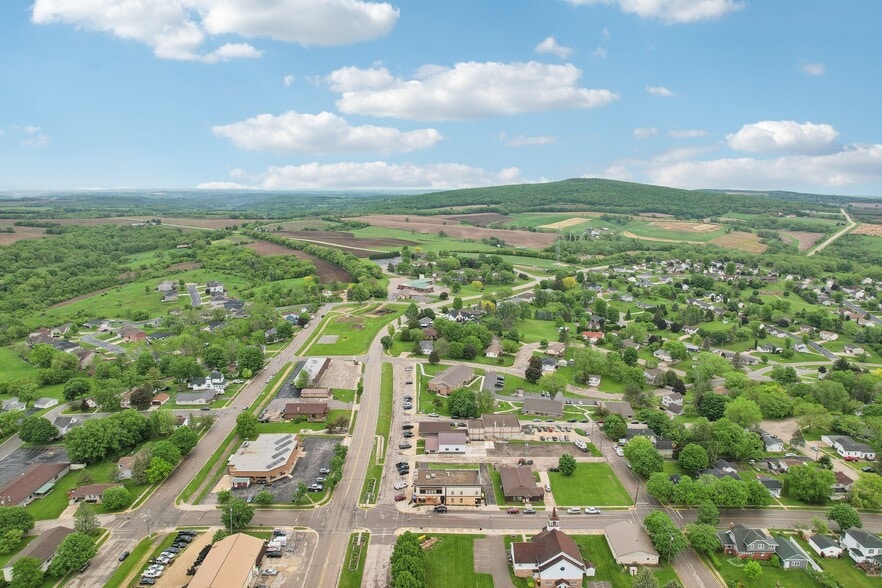 More Photos Of 101 Jones St, Barneveld General Retail For Sale