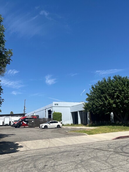 More Photos Of 9175 Eton Ave, Chatsworth Warehouse For Lease
