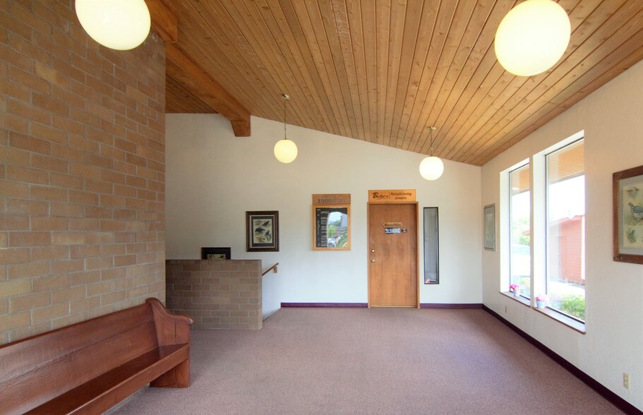 More Photos Of 1900 N 99 Hwy, Mcminnville Loft Creative Space For Lease