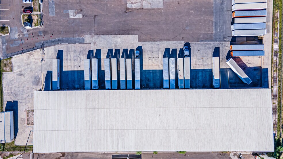 More Photos Of 13806 N Unitec Dr, Laredo Warehouse For Lease