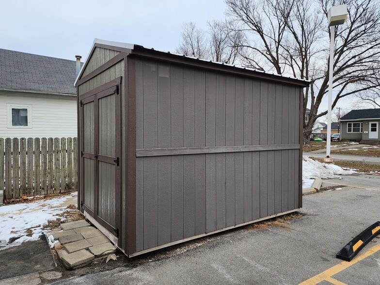 More Photos Of 604 W 7th St, Atlantic Storefront For Sale