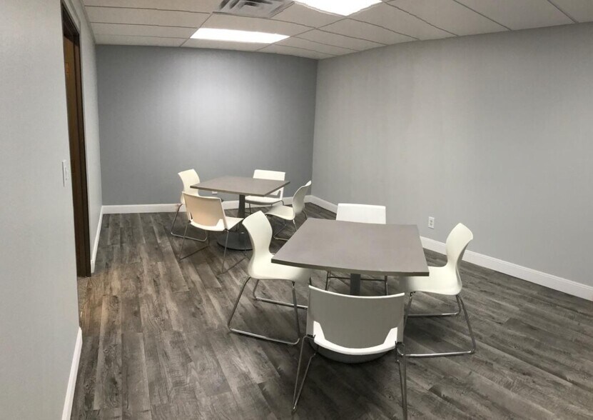 More Photos Of 1201 S Sherman St, Richardson Light Distribution For Lease