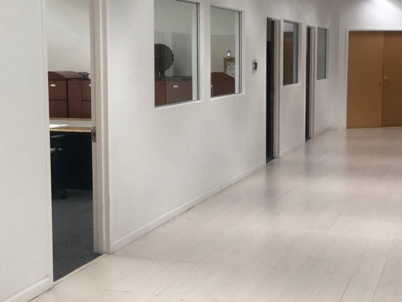 More Photos Of 2000 Cornwall Rd, Monmouth Junction Research And Development For Lease