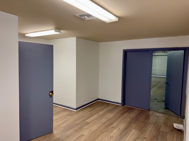 More Photos Of 3885 N Palafox Hwy, Pensacola Warehouse For Lease