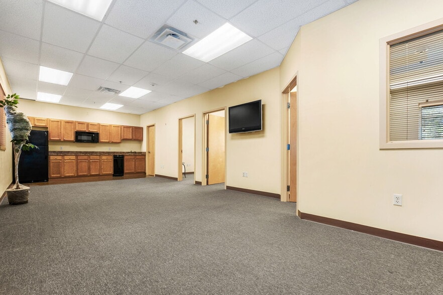 More Photos Of 3 Ajootian Way, Middleton Warehouse For Sale