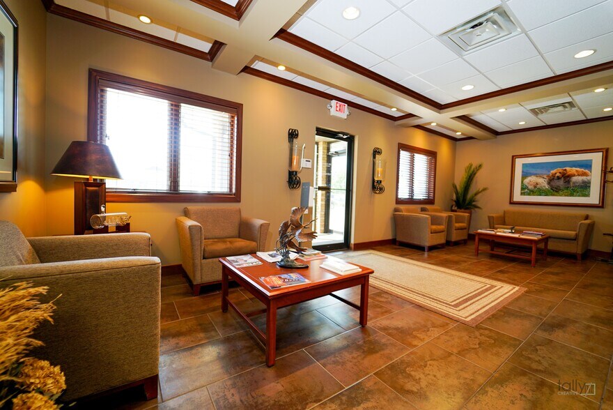 More Photos Of 3032 W Stolley Park Rd, Grand Island Office For Lease