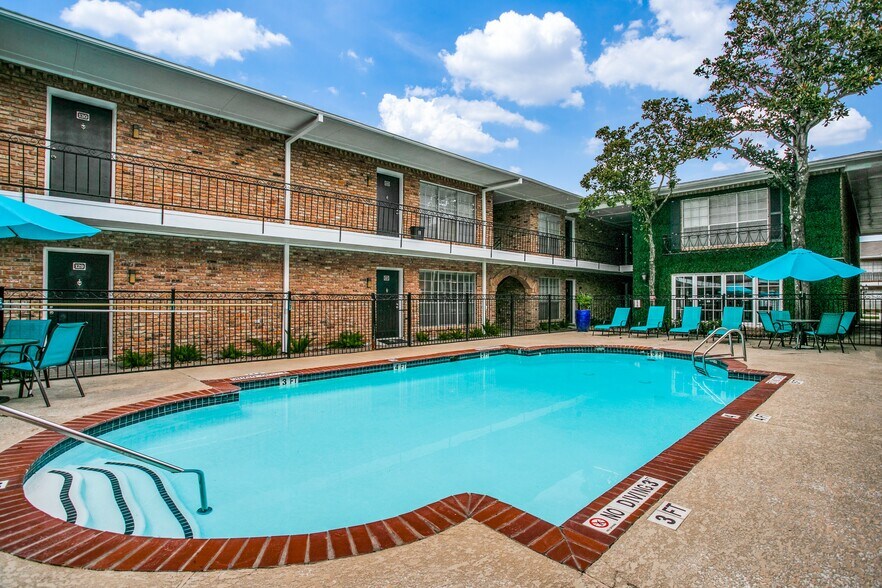 More Photos Of 8900 Chimney Rock Rd, Houston Apartments For Sale