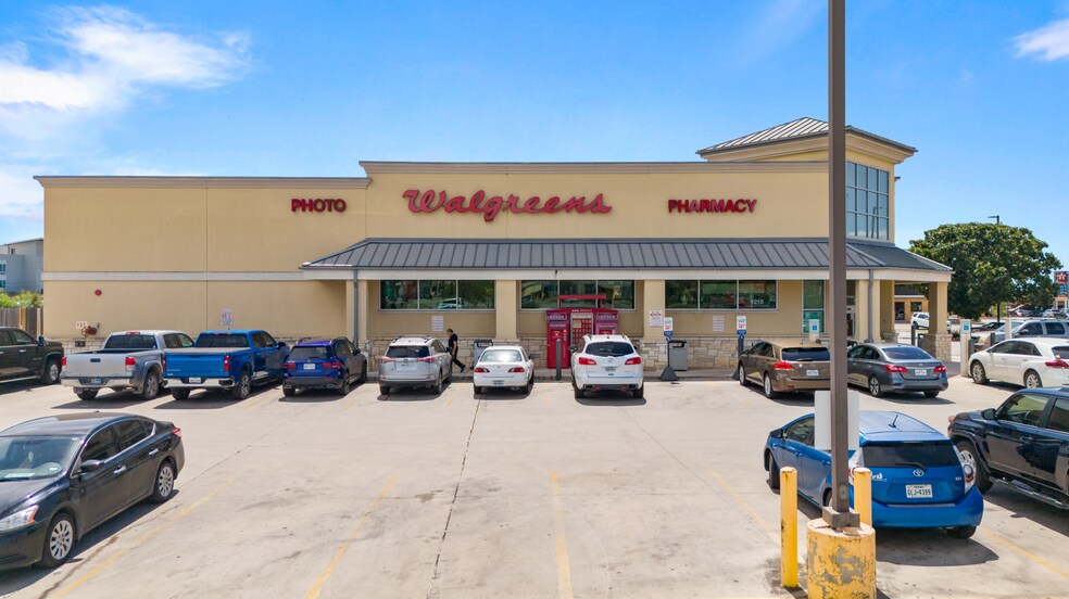 More Photos Of 1210 Business Interstate 35 hwy, New Braunfels Drugstore For Sale