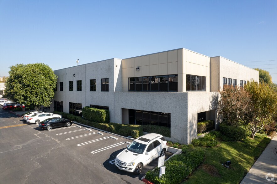 More Photos Of 9221 Corbin Ave, Northridge Office For Lease