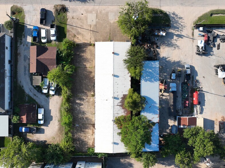 More Photos Of 2108 Lou Ellen Ln, Houston Warehouse For Lease